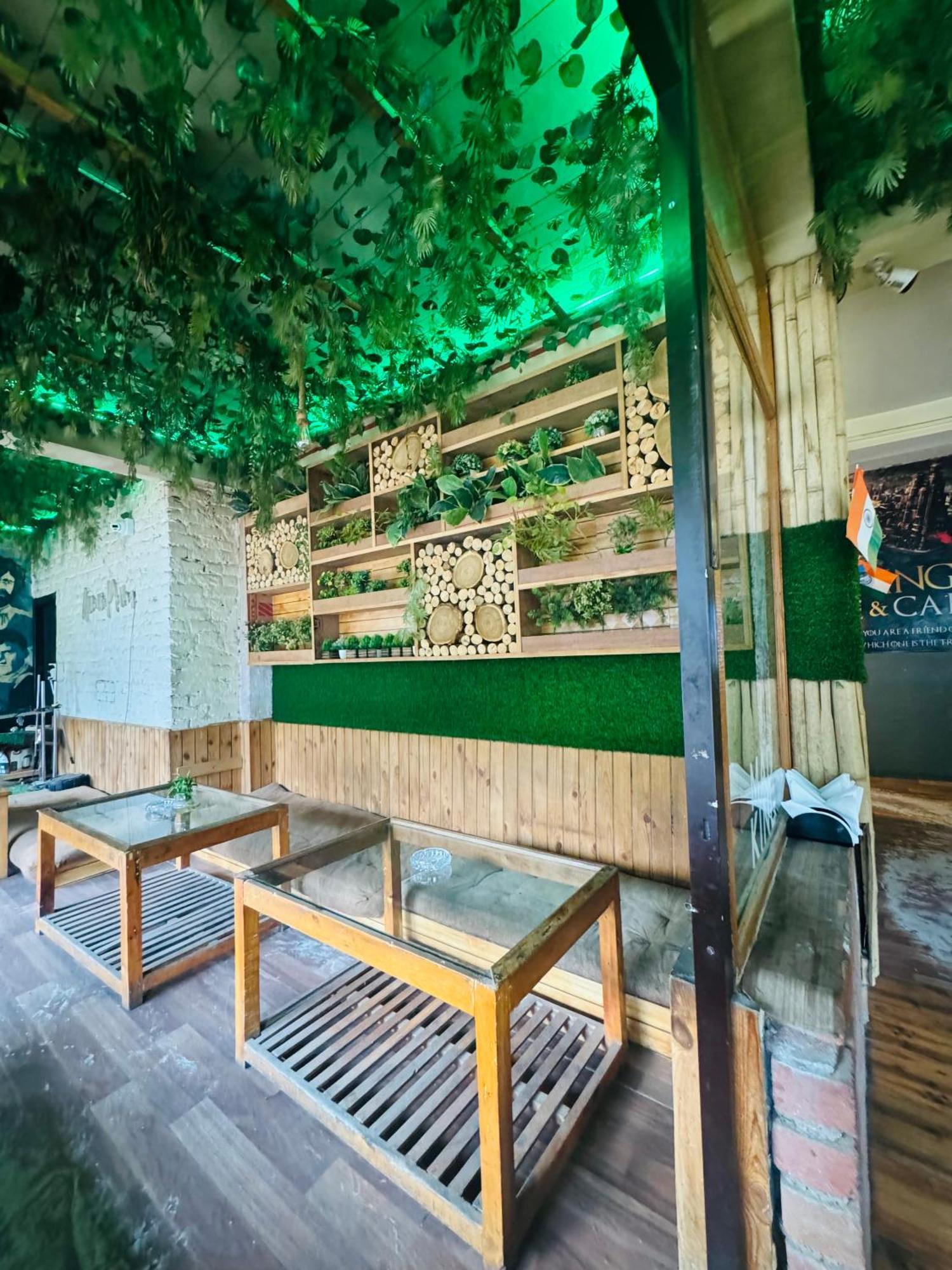 The Mad King'S House & Cafe — Photos 2